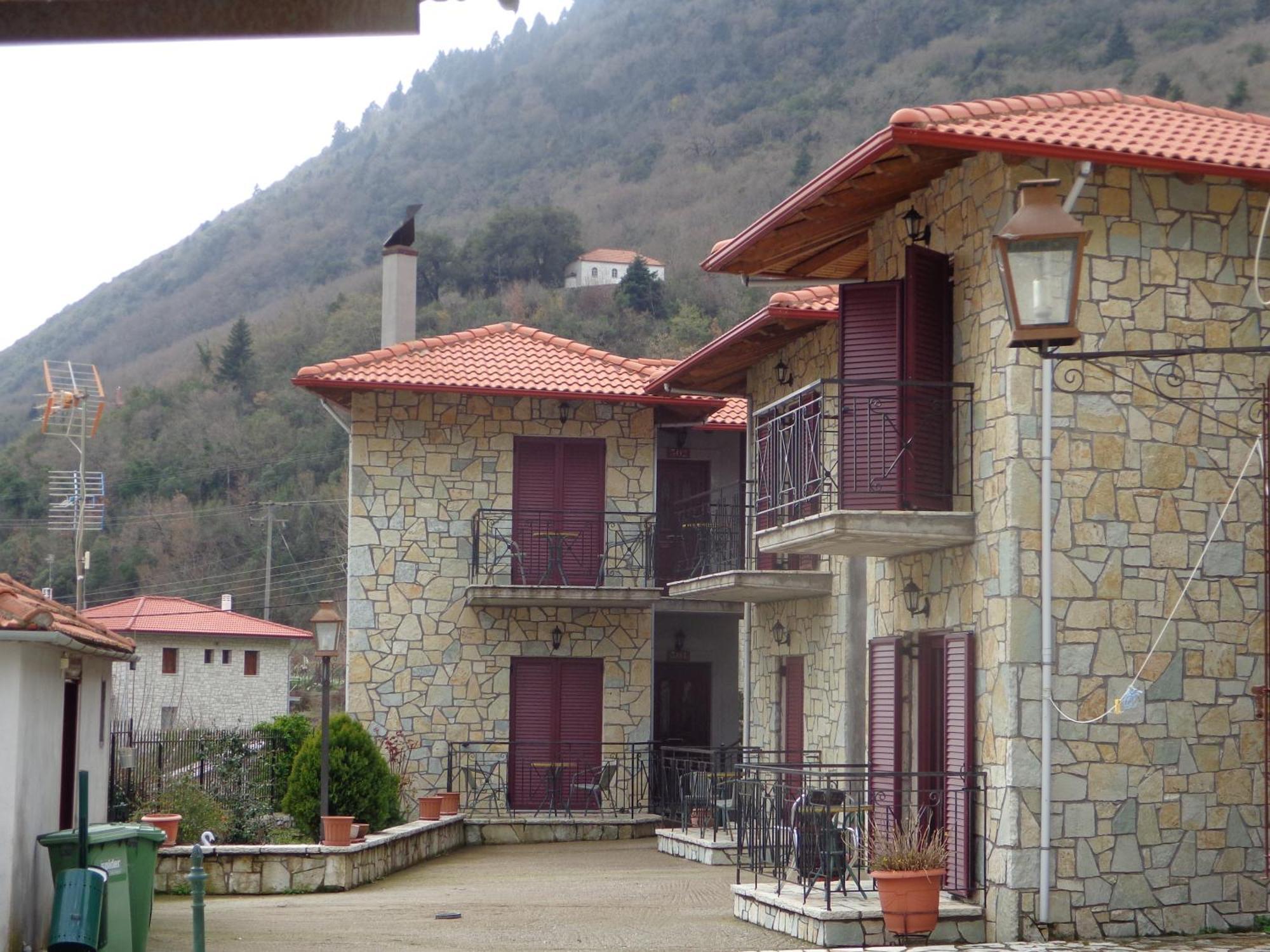 Alonaki Guesthouse Plátanos Exterior photo