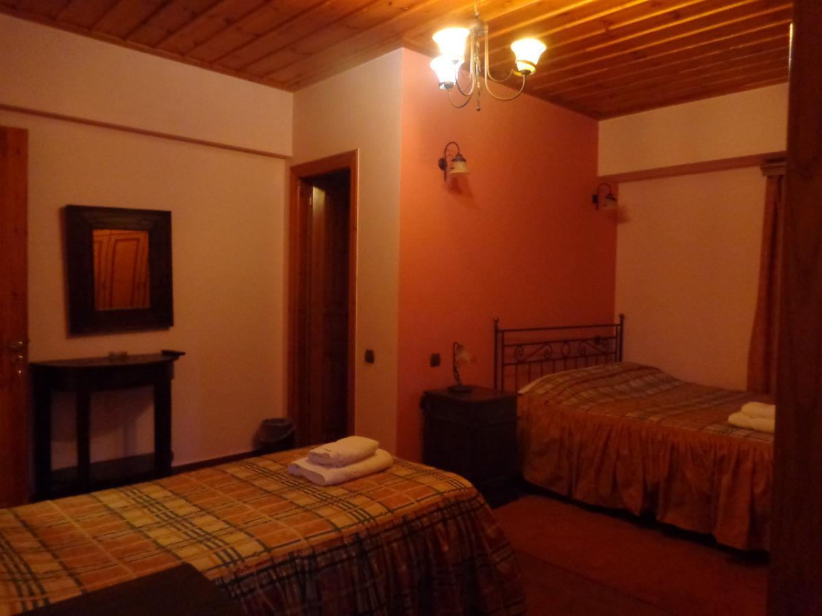 Alonaki Guesthouse Plátanos Exterior photo